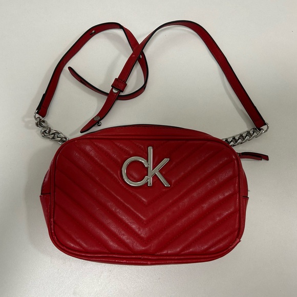 Small red Calvin Klein crossbag - Picture 1 of 2